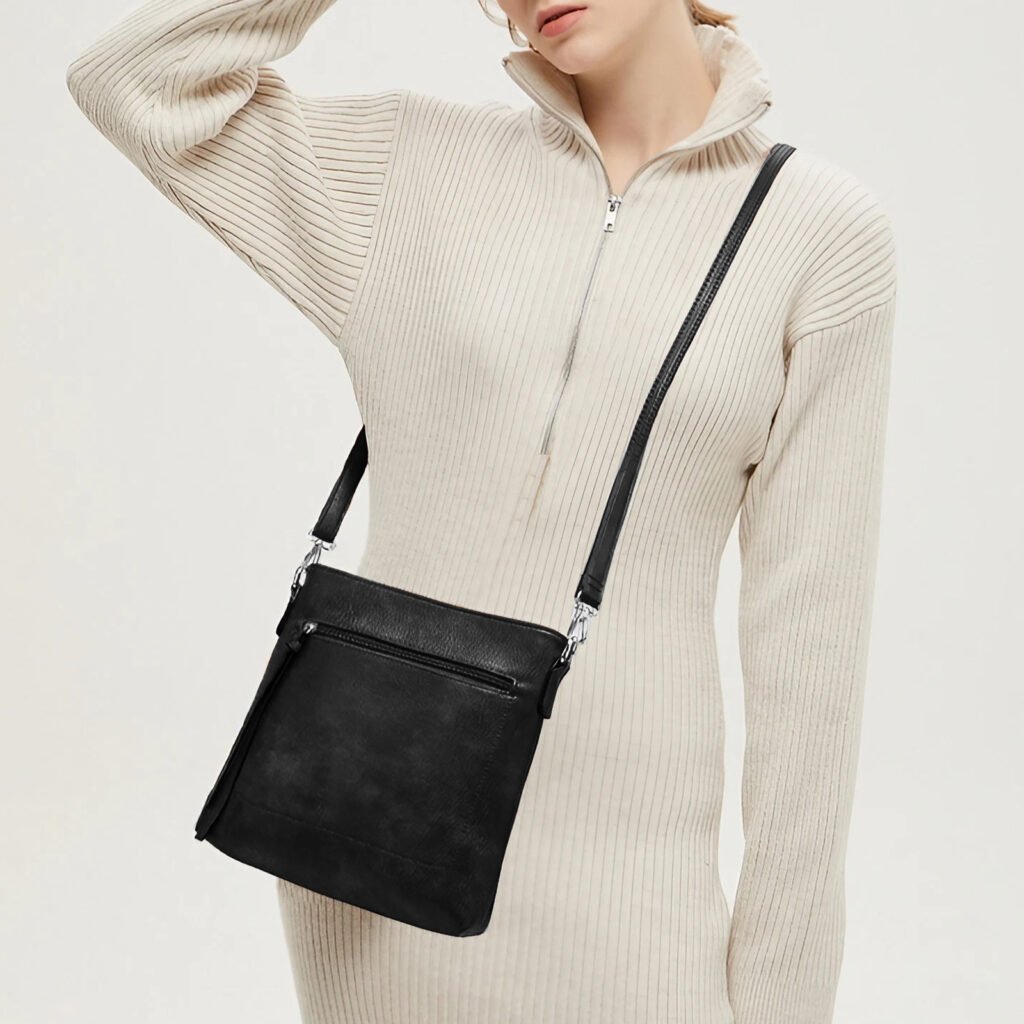 BP01317 shoulder bag detail 2 (2)