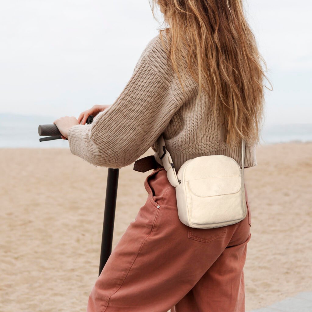 BP01329 crossbody bag detail 1 (4)