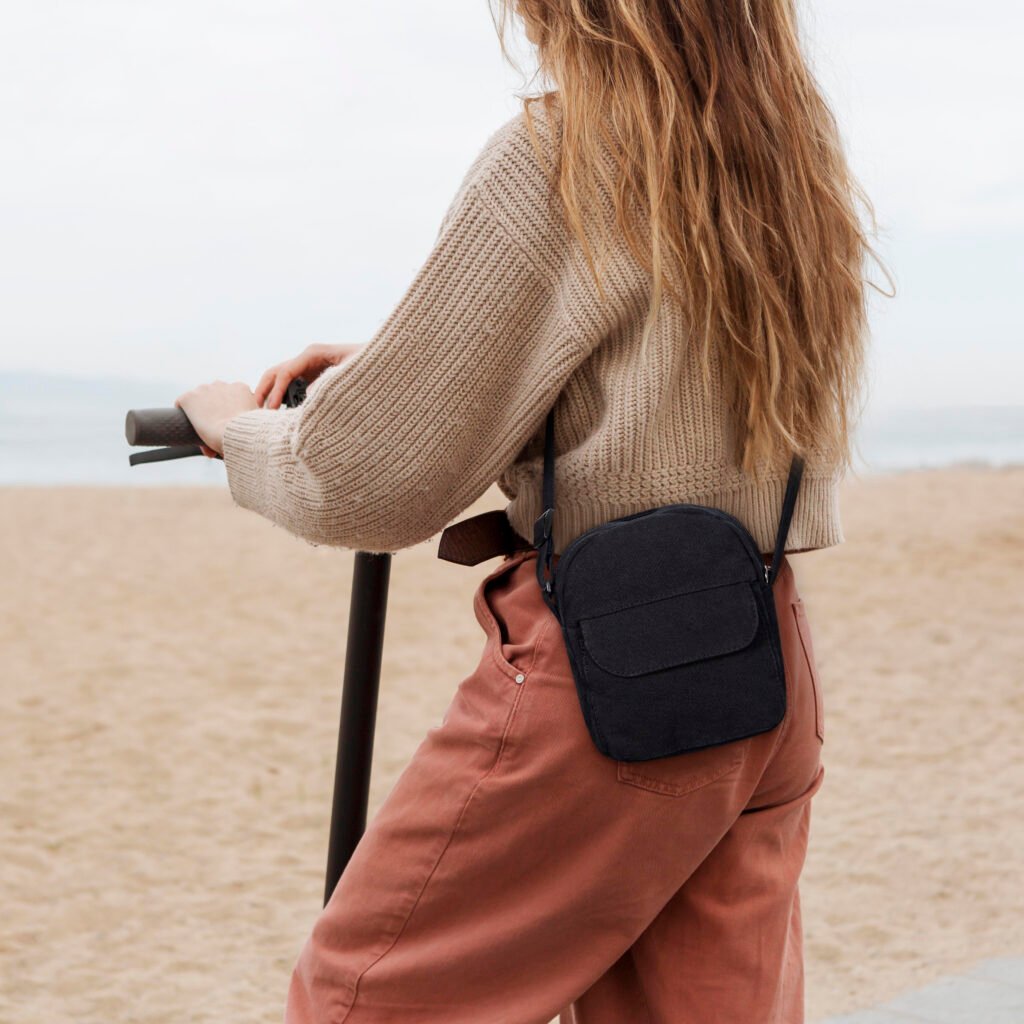 BP01329 crossbody bag detail 2 (4)
