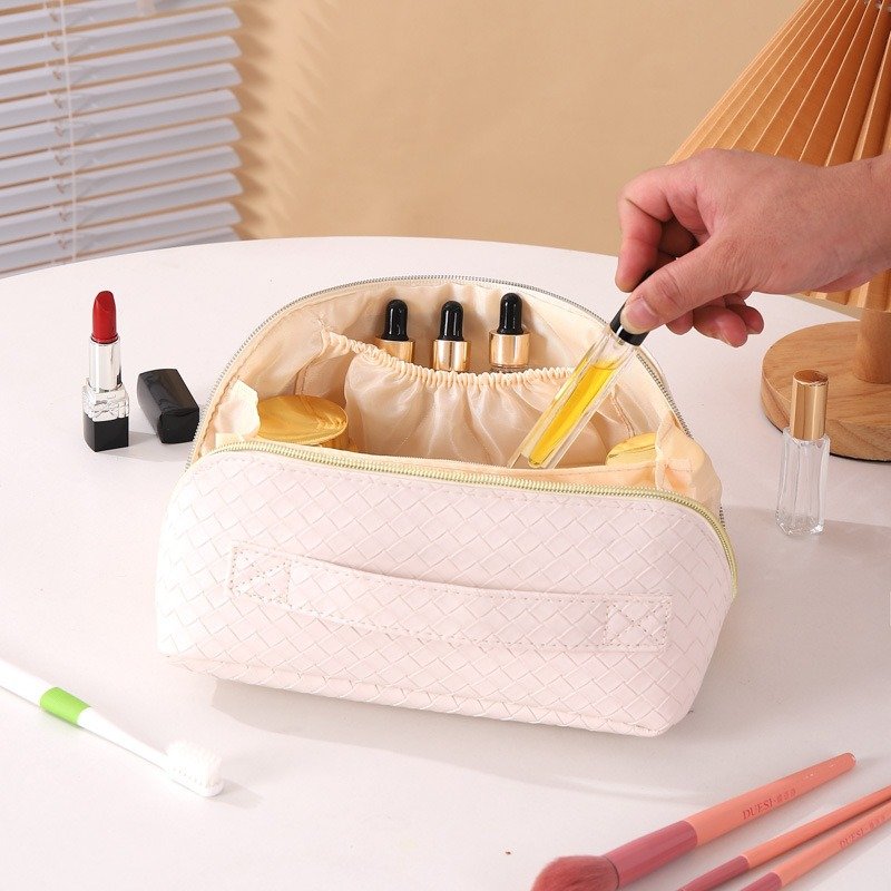 BP02098 toiletry bag detail (6)