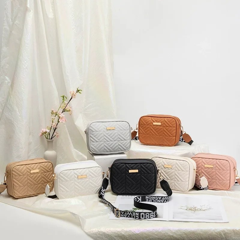 BP02136 lady bag detail (1)