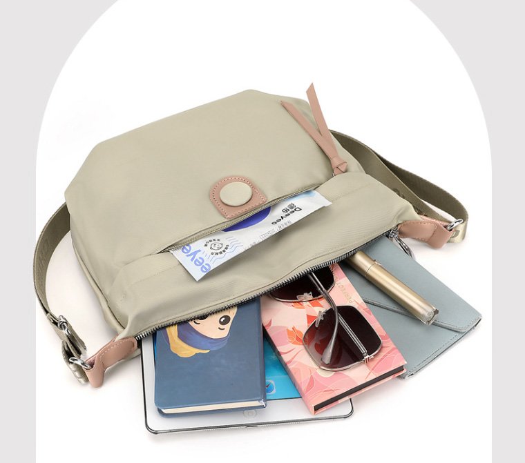 BP02156 crossbody bag detail (9)