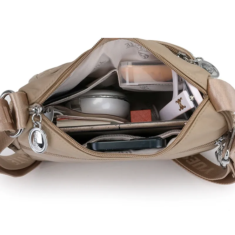 BP02157 crossbody bag detail (4)