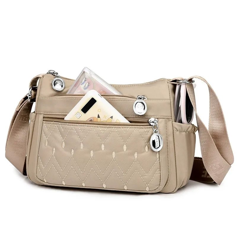 BP02157 crossbody bag detail (5)