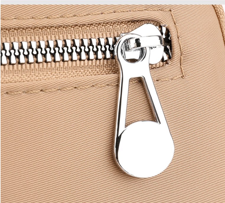 BP02158 crossbody bag detail (2)