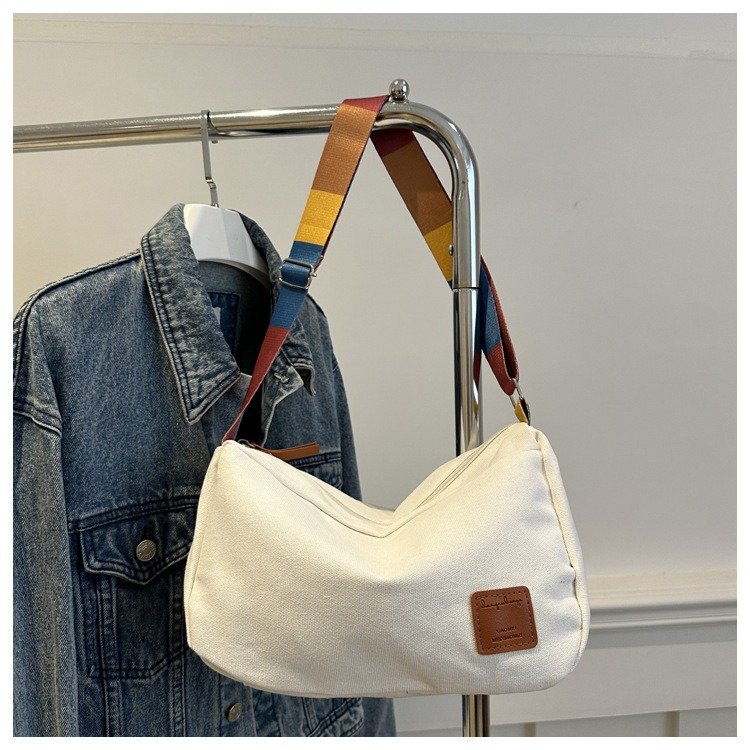 BP02161 crossbody bag detail (6)