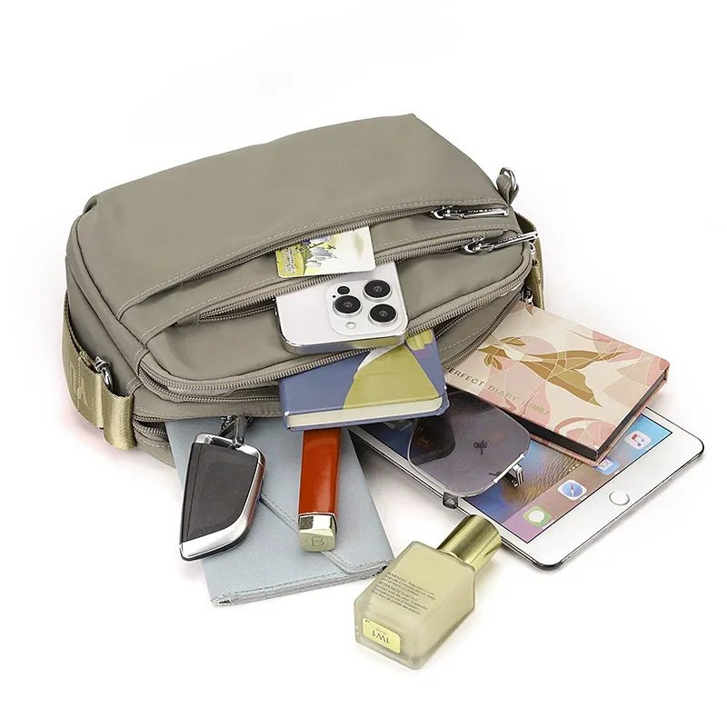 BP02168 crossbody bag detail (4)